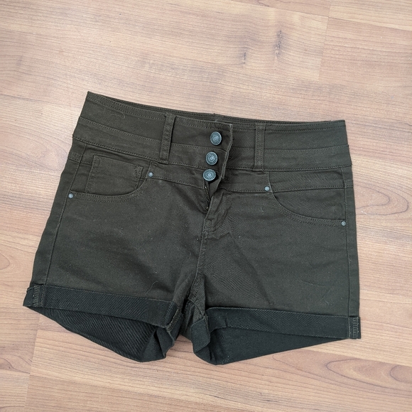 Khaki green button fly shorts. - Picture 1 of 4